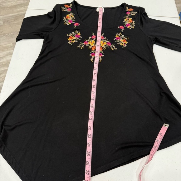 Cupio Scoop Neck Top 3/4 Sleeve Black Floral Embroidery Boho Edgy Women’s Sz M - Picture 4 of 9